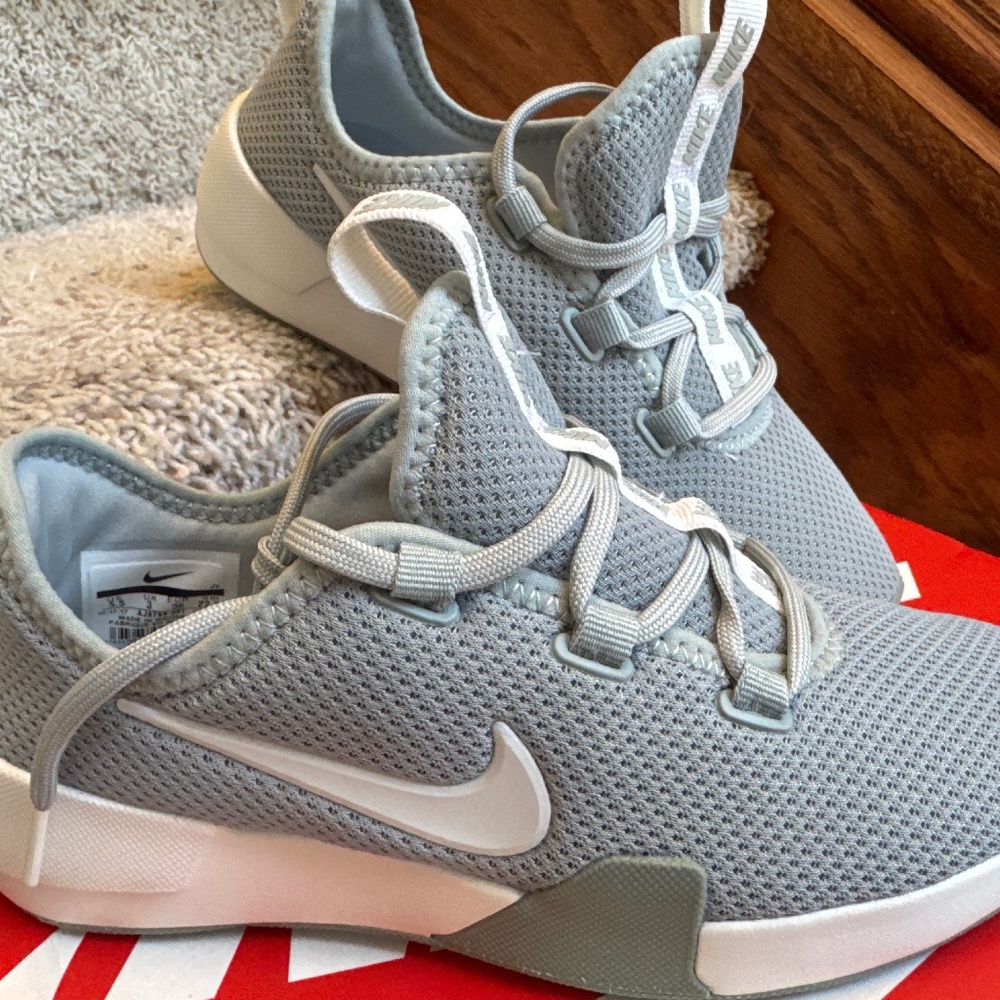 W Nike Ashin Modern shoe size 5.5